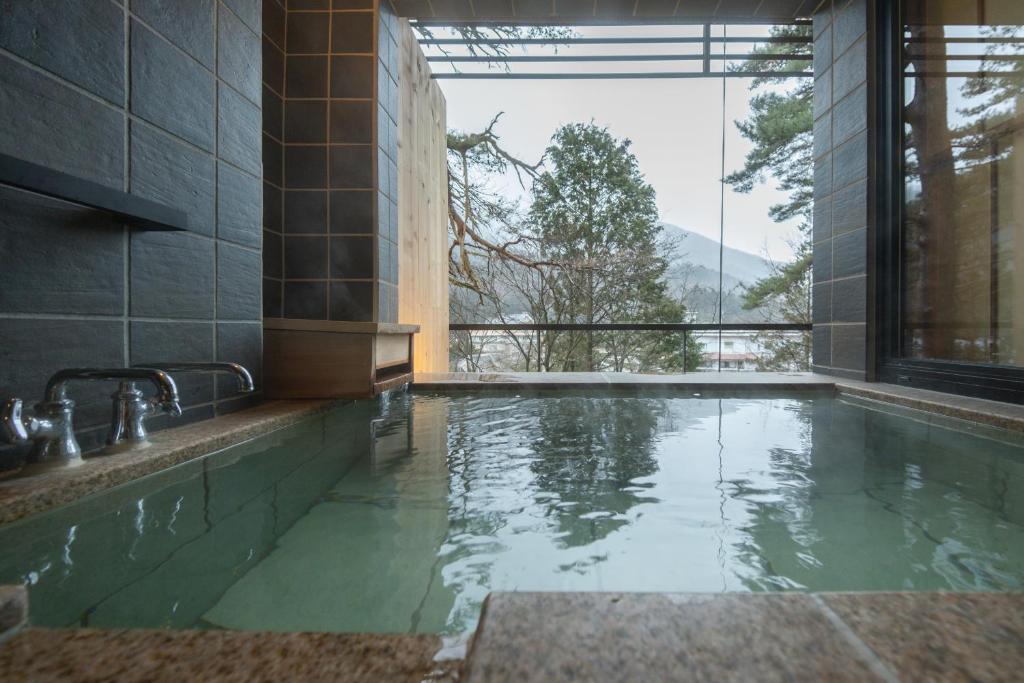 Honkan Sekizenkan Onsen View