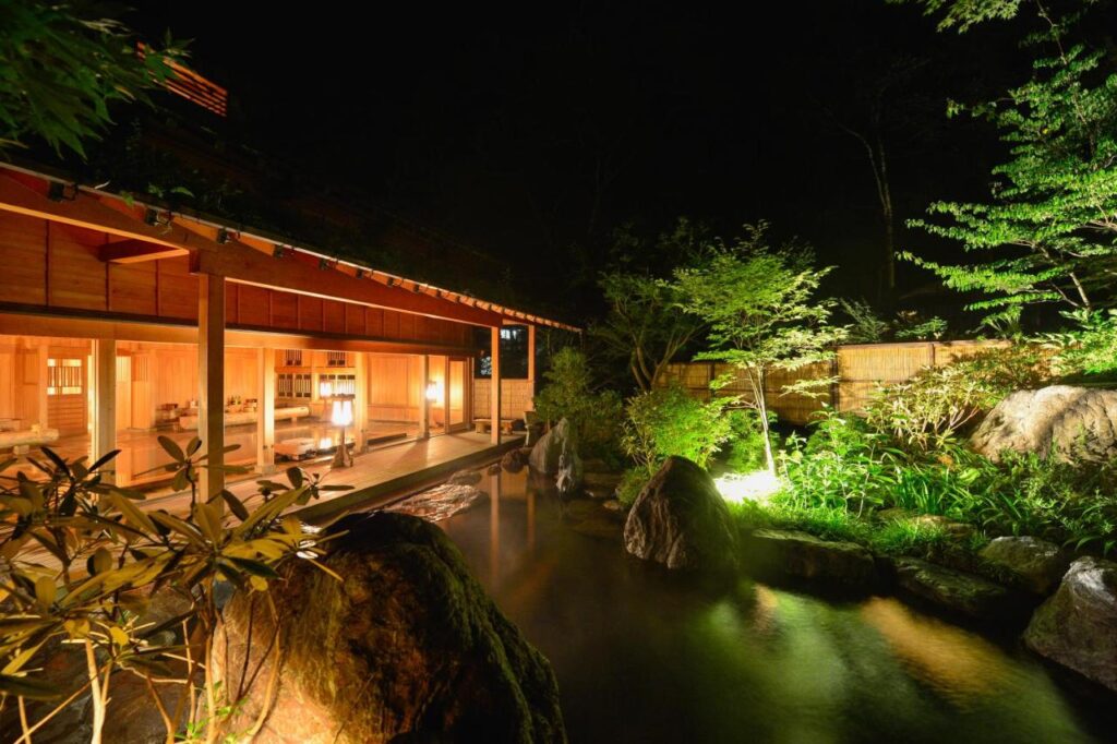 Hōshi Onsen Chōjukan Outdoor Onsen Night