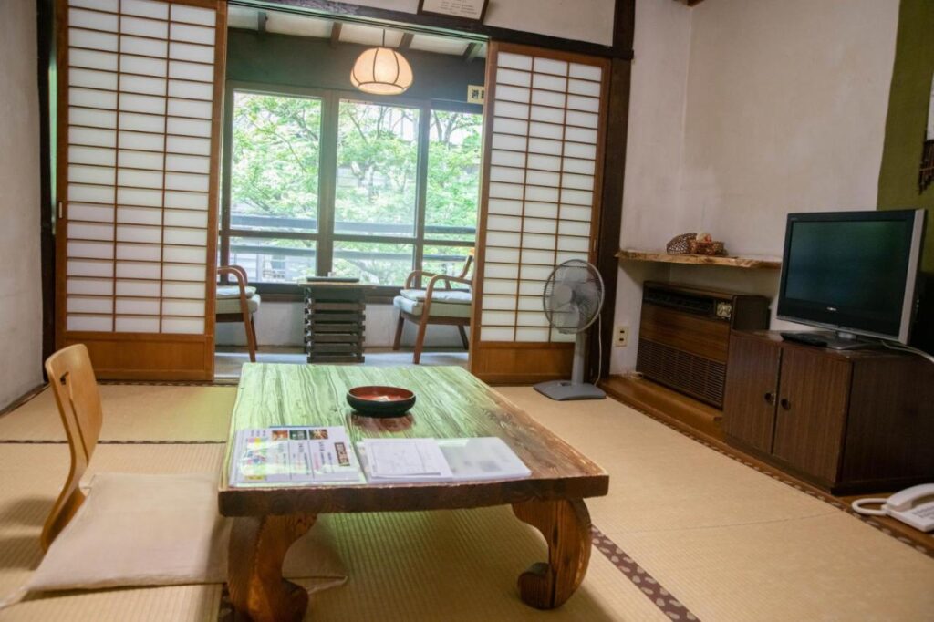 Hōshi Onsen Chōjukan Tatami Room Wooden Table