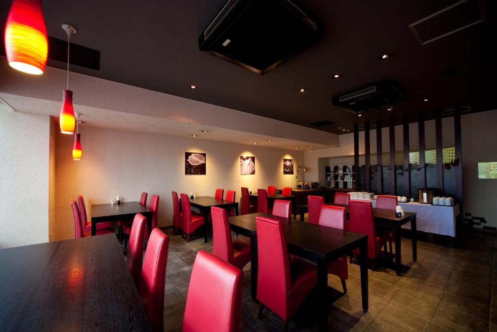 Hotel Aile Dining Area