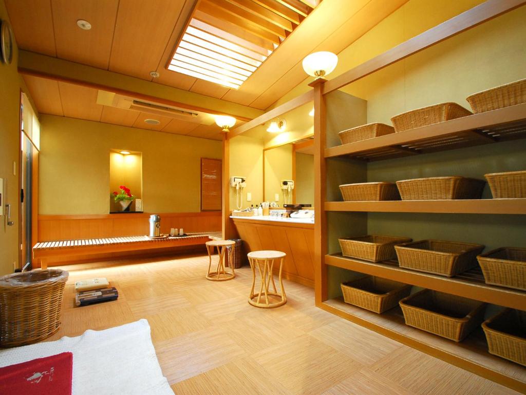Hotel Hagoromo Onsen Changing Room