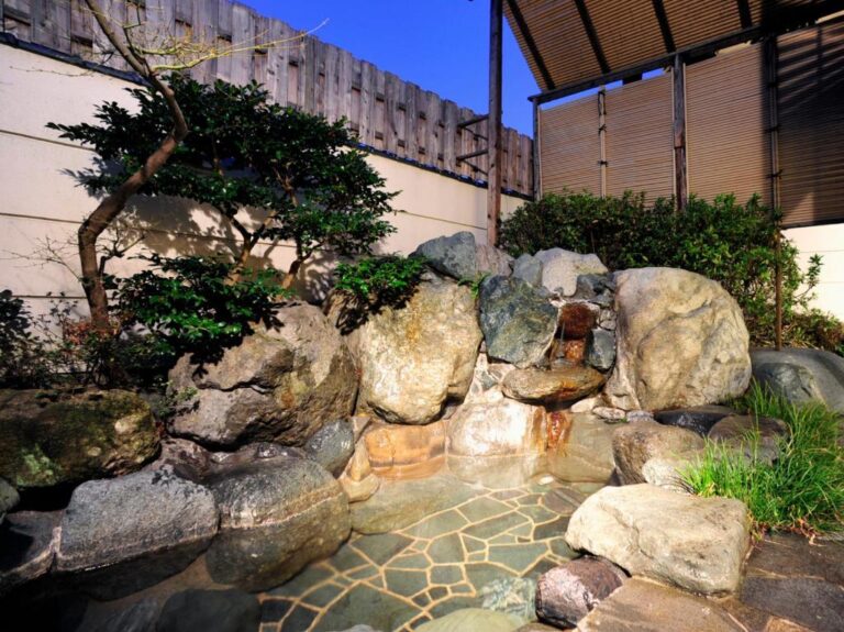 Hotel Hagoromo Rock Garden