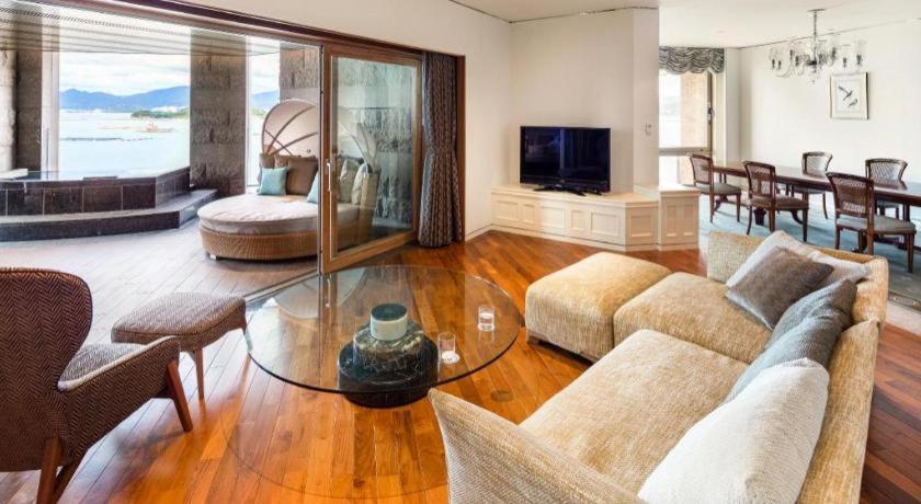 Hotel Kawakyu Living Room Sea View