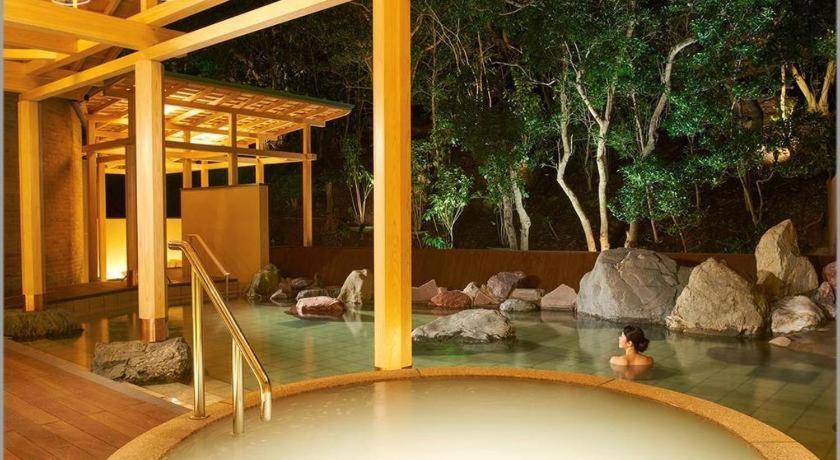 Hotel Kawakyu Outdoor Onsen