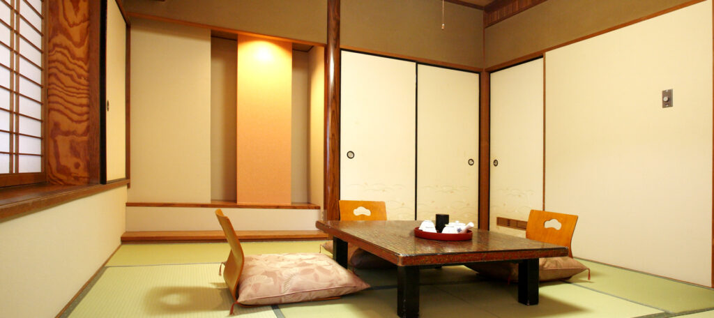 Hotel Kuramot Tatami Room Tea Set