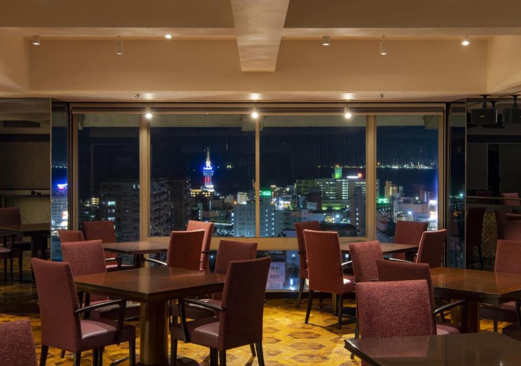 Hotel Shiragiku Dining Room Night View