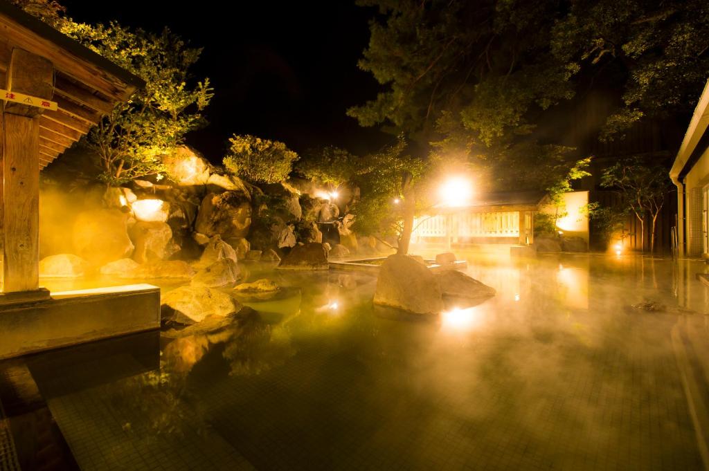 Hotel Shiragiku Onsen Night