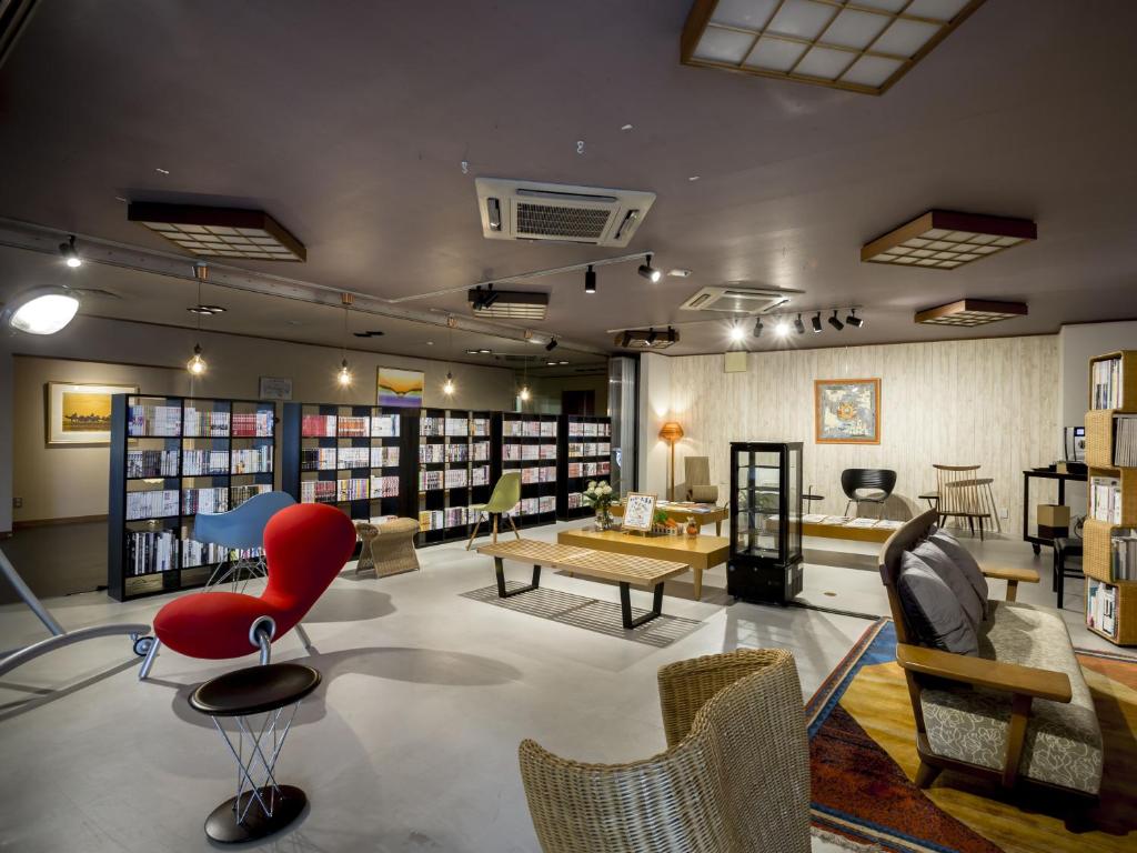Hotel Yagi Library Lounge