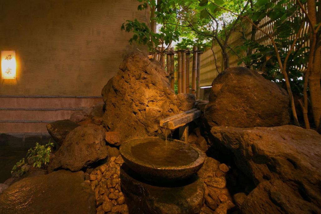 Hotelkouraku Outdoor Rock Garden
