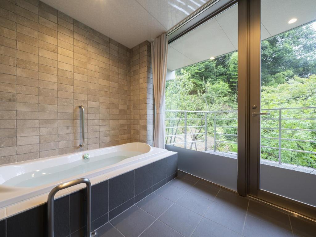Hotelsekisuien Bathroom With View