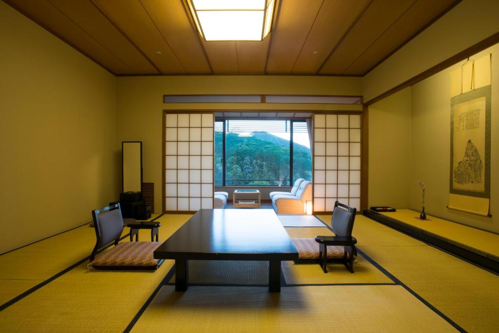 Ikaho Onsen Fukuichi Tatami Room Interior