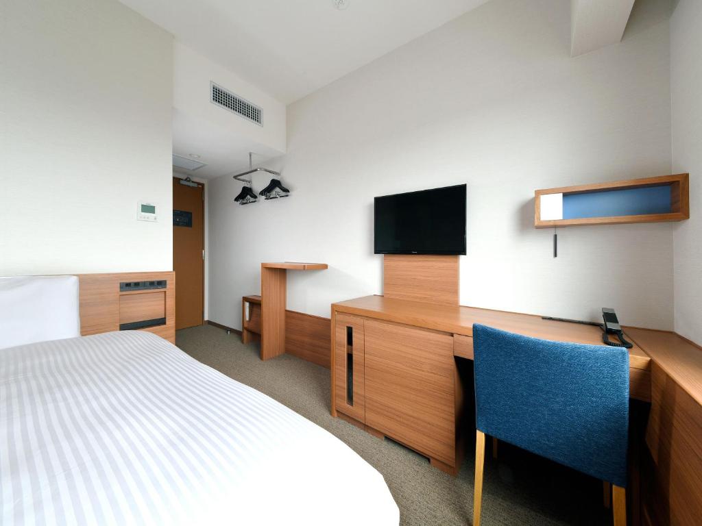 Jr Inn Chitose Modern Hotel Room