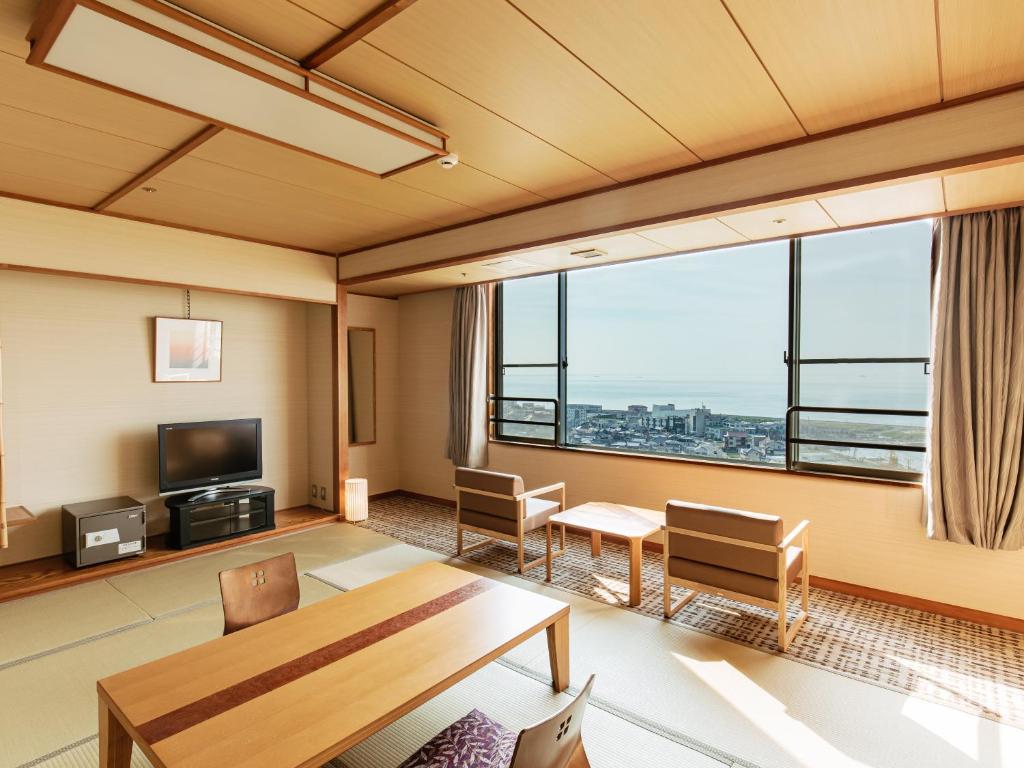 Kamenoi Hotel Awajishima Tatami Room Sea View