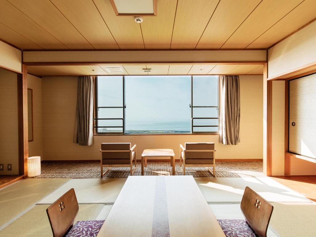 Kamenoi Hotel Awajishima Tatami Room With Ocean View