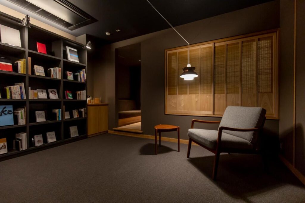 Kinosaki Onsen Sensui Reading Area