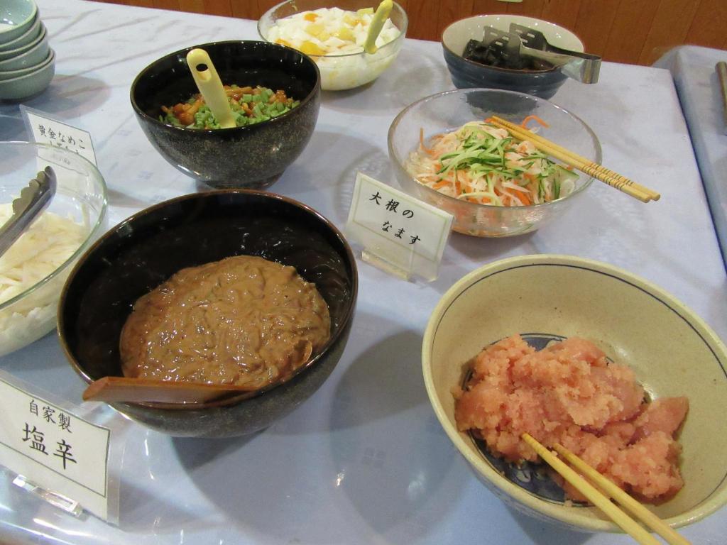 Koganezaki Furofushi Onsen Seaside Outdoor Bath Buffet Food Display