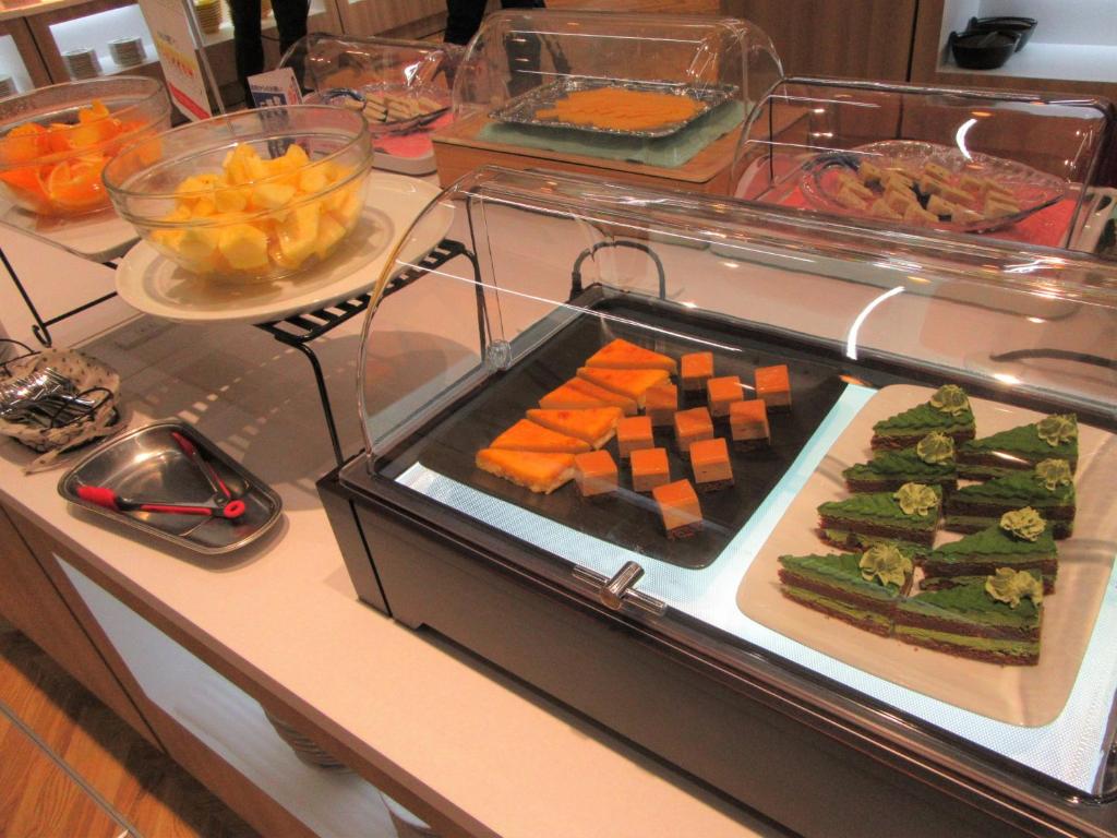 Koganezaki Furofushi Onsen Seaside Outdoor Bath Desserts Counter