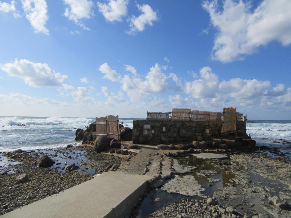 Koganezaki Furofushi Onsen Seaside Outdoor Bath Rocky Shore