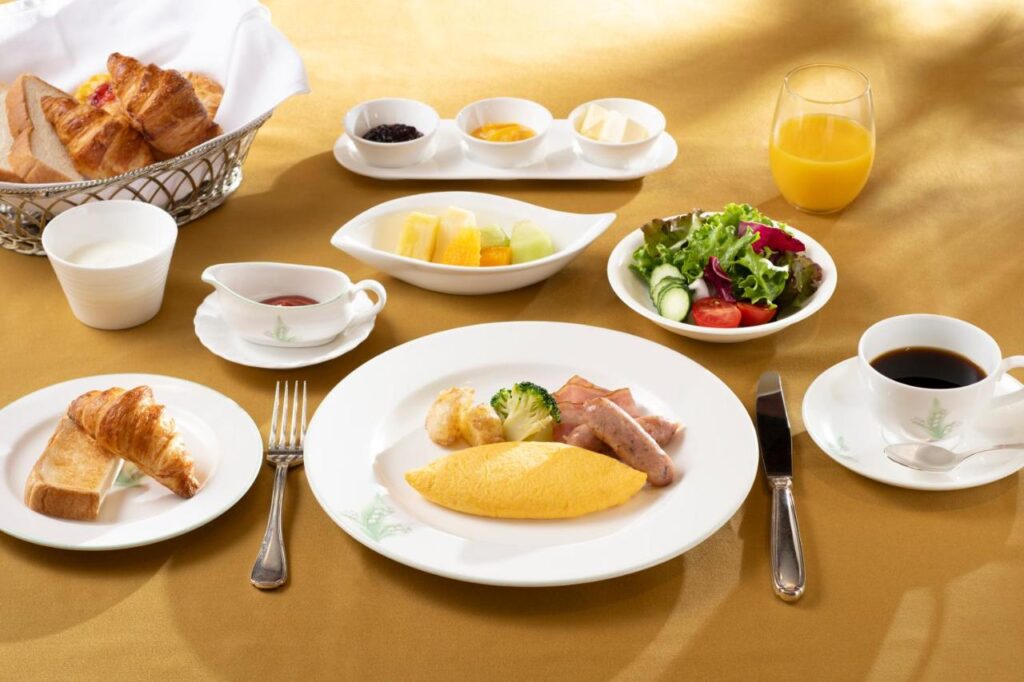 Mampei Hotel Breakfast Set