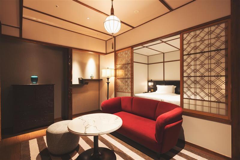 Mampei Hotel Red Sofa Room