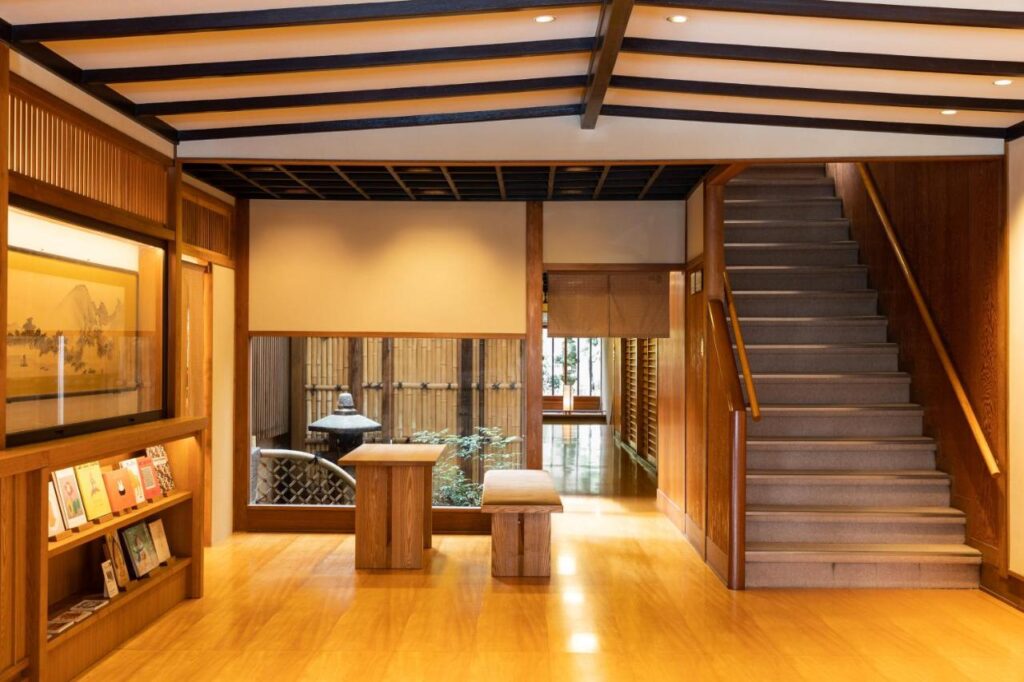 Mikuniya Entrance Lobby