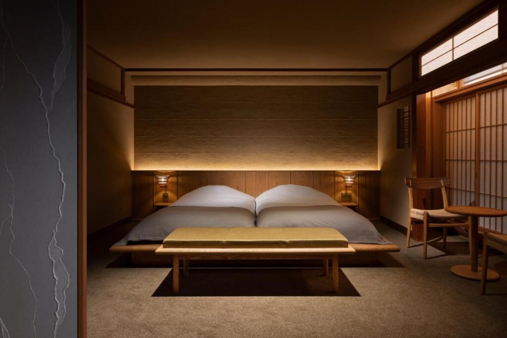 Mikuniya Modern Bedroom