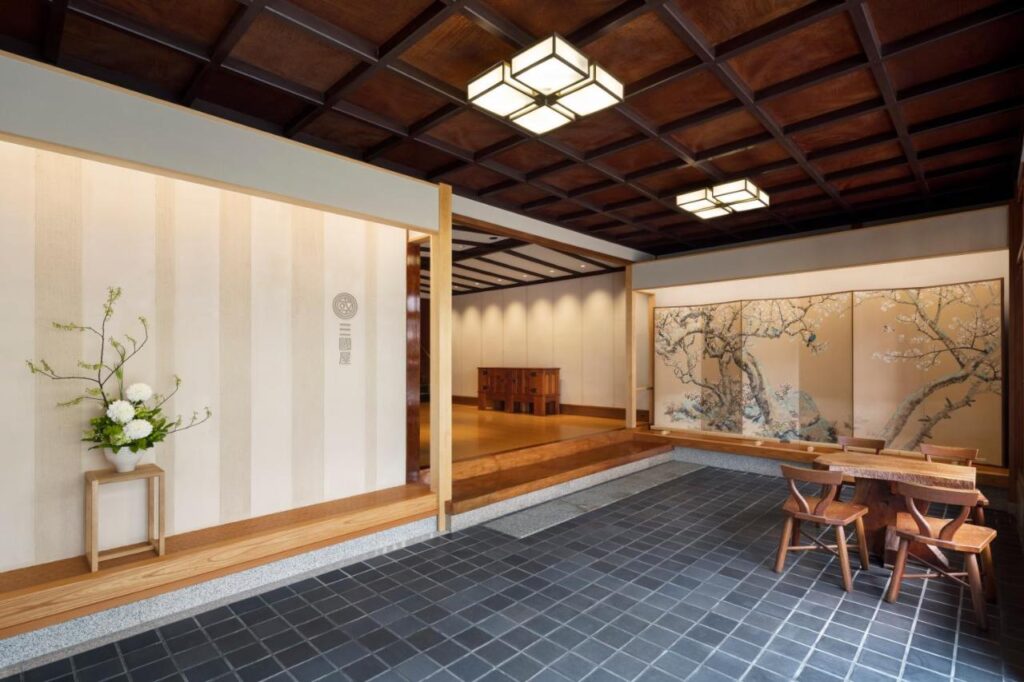 Mikuniya Ryokan Entrance Area