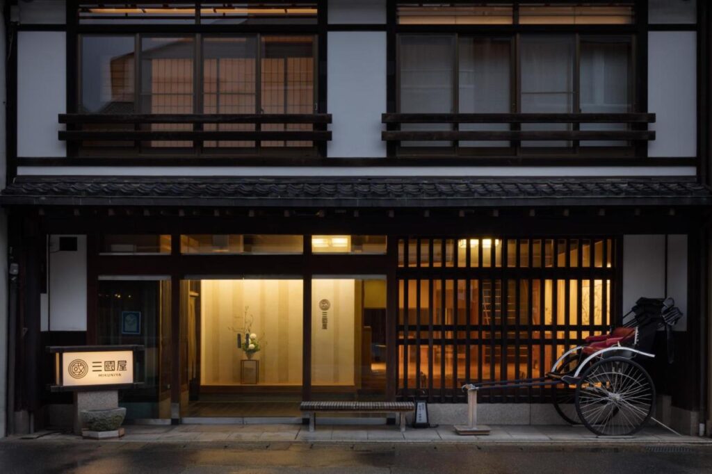 Mikuniya Ryokan Entrance Rickshaw
