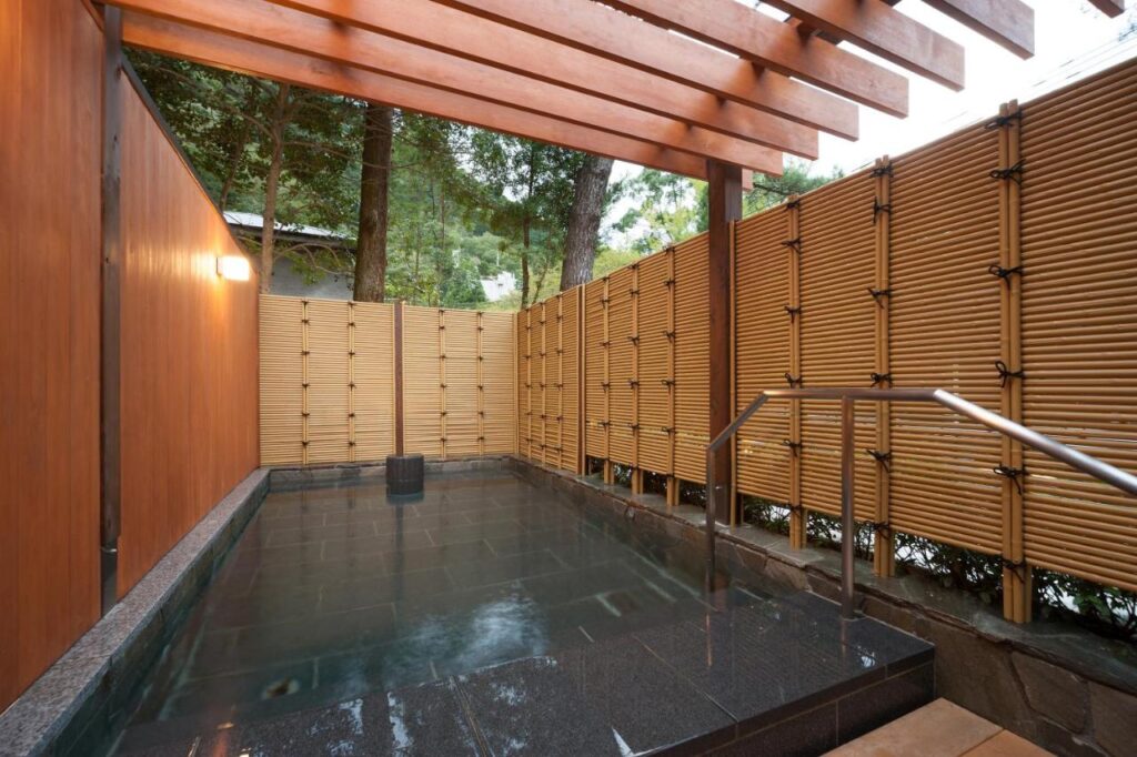 Motoyu Kansuiro Outdoor Onsen