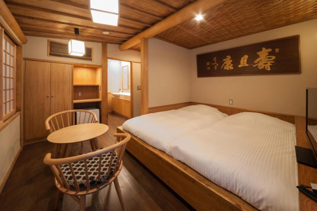 Motoyu Kansuiro Wooden Room