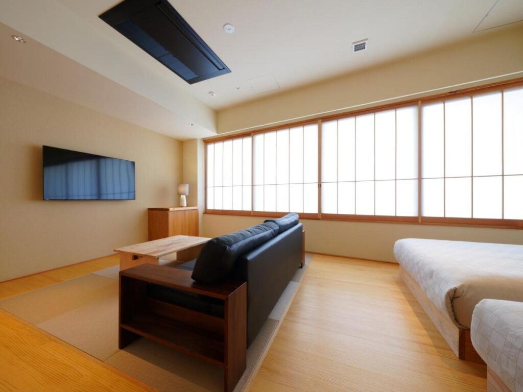 Mure Beppu Modern Tatami Room
