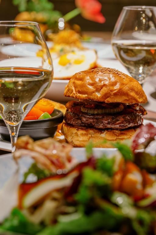 Muwa Niseko Dining Burger