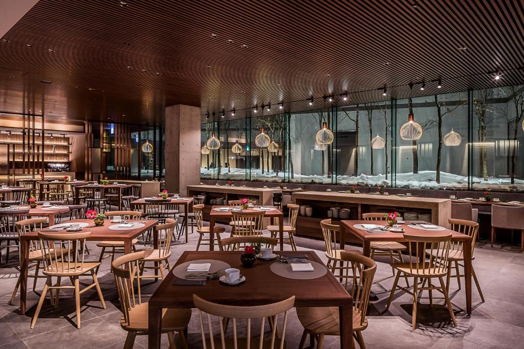 Muwa Niseko Restaurant Interior