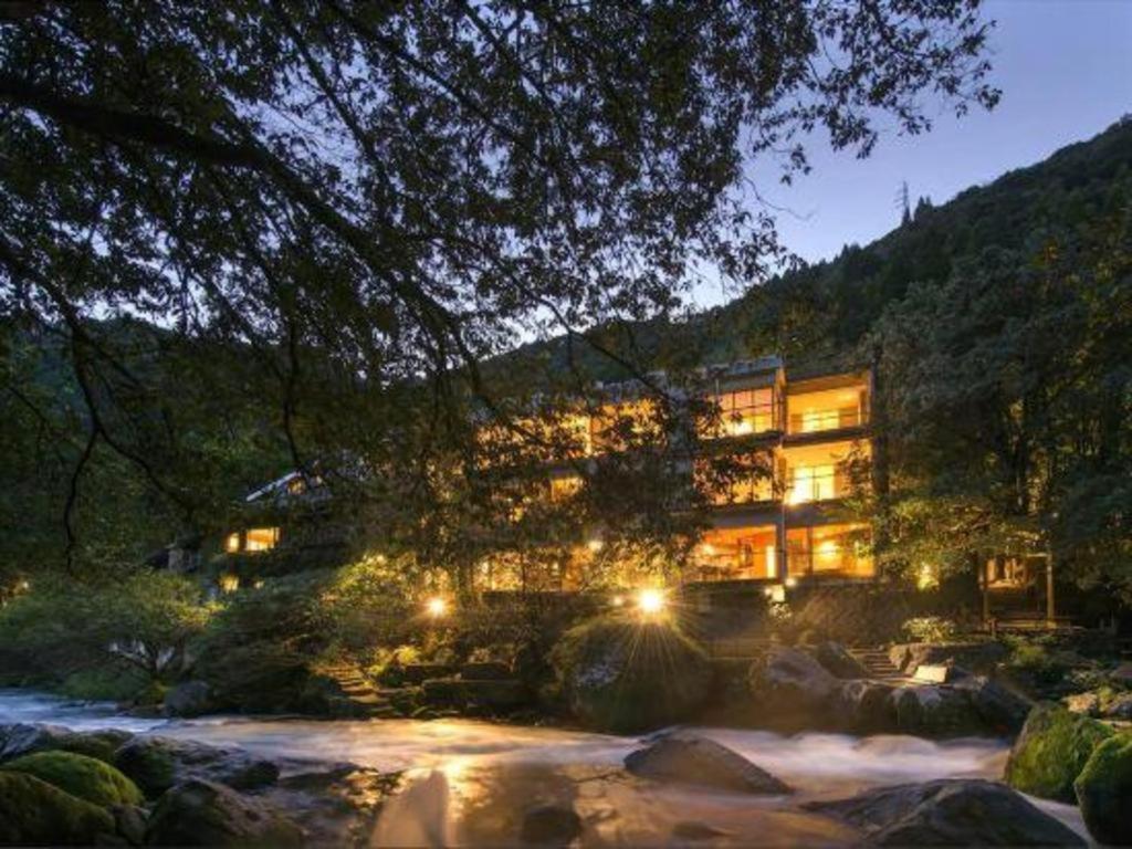 Myoken Ishiharaso Exterior Night