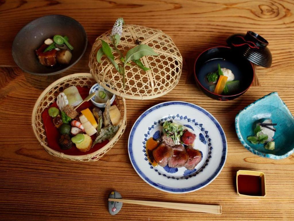 Myoken Ishiharaso Kaiseki Dishes