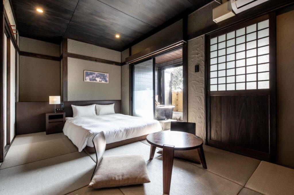 Nagomitsuki Japanese Bedroom Tatami