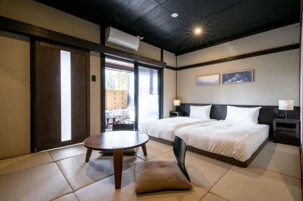 Nagomitsuki Tatami Room Wooden Table Beds