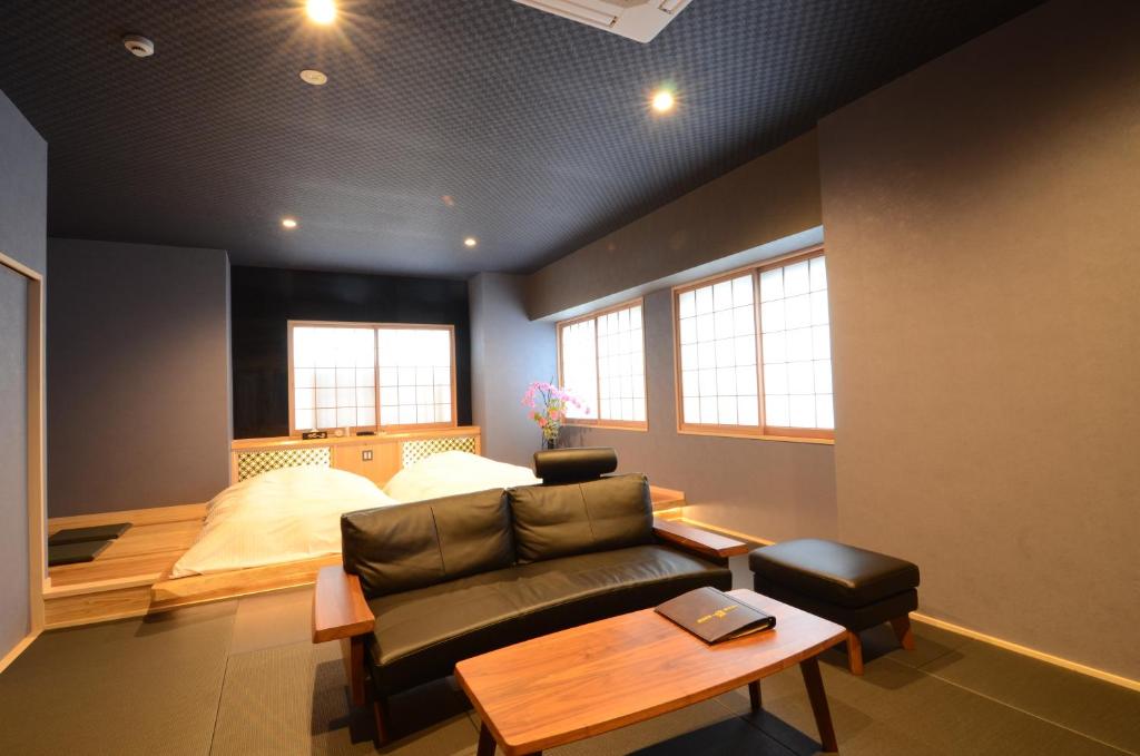 Nihon Ryokan Utsuwa Beppukannawa Modern Room