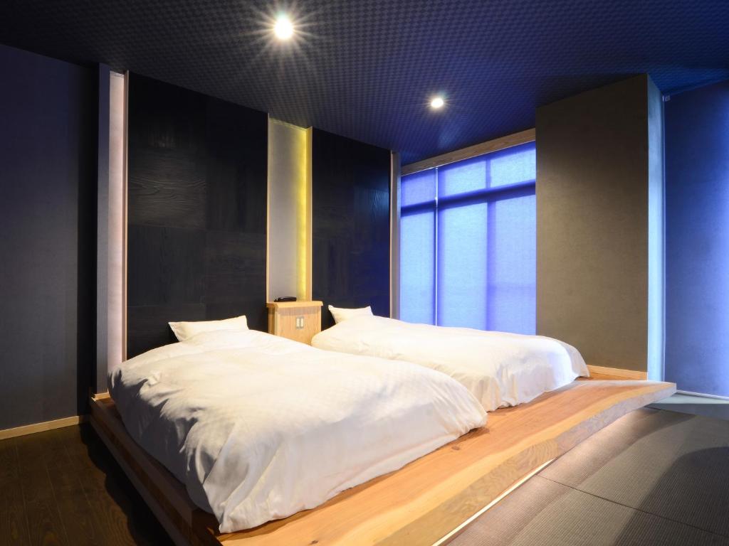 Nihon Ryokan Utsuwa Beppukannnawa Modern Bedroom