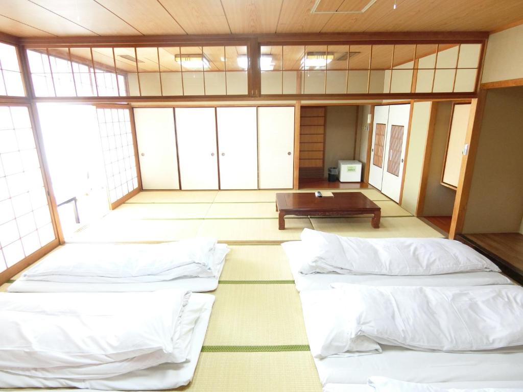 Nogamihonkan Ryokan Tatami Room Futons