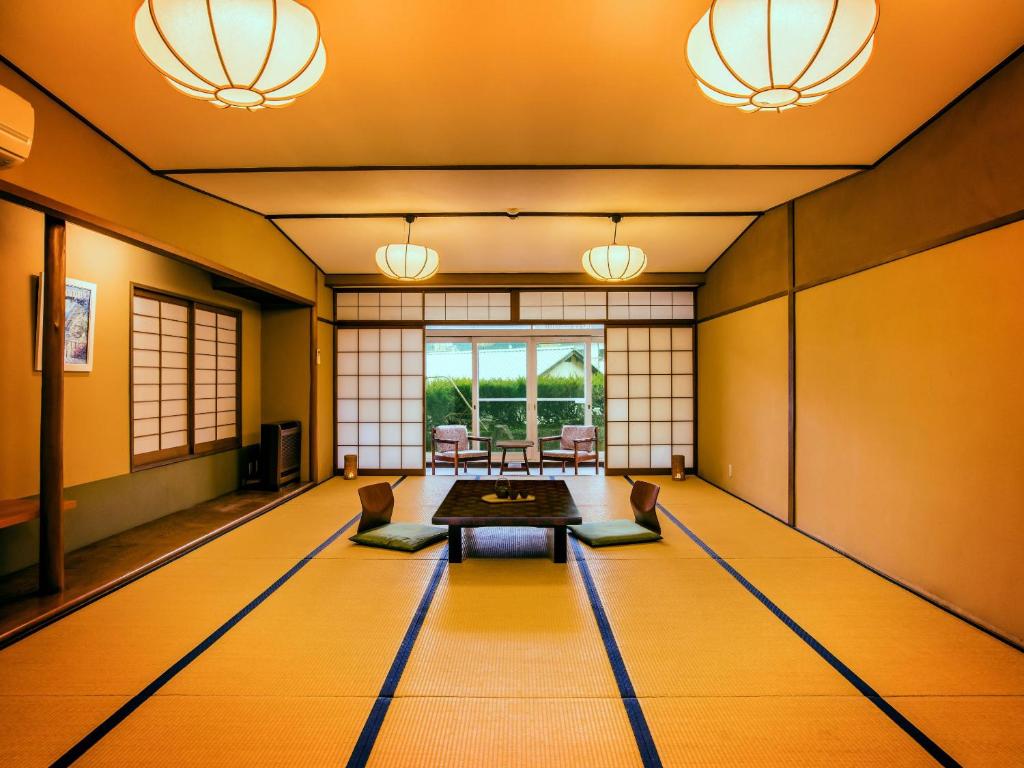 Oedo Onsen Gero Annex Tatami Room