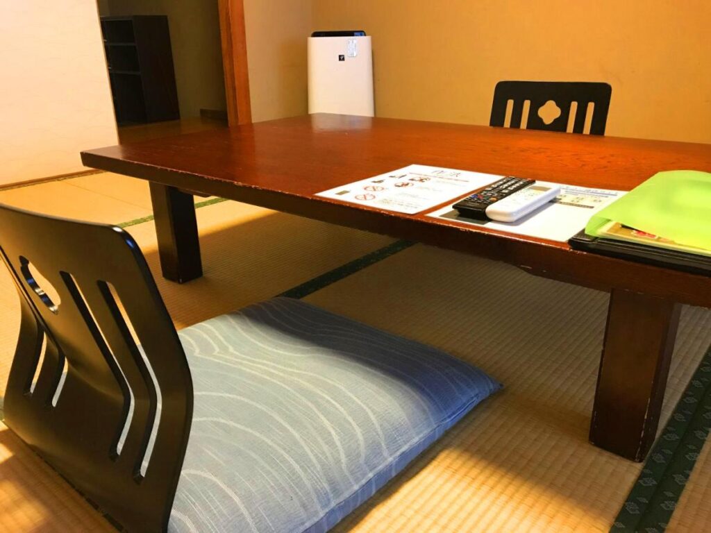 Oniyama Hotel Tatami Room Table