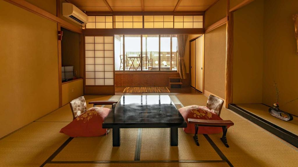 Onsen Meisou Club Fujiya Ryokan Tatami Room