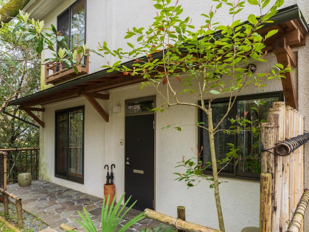 Oukai Villa Izumi Exterior Entrance