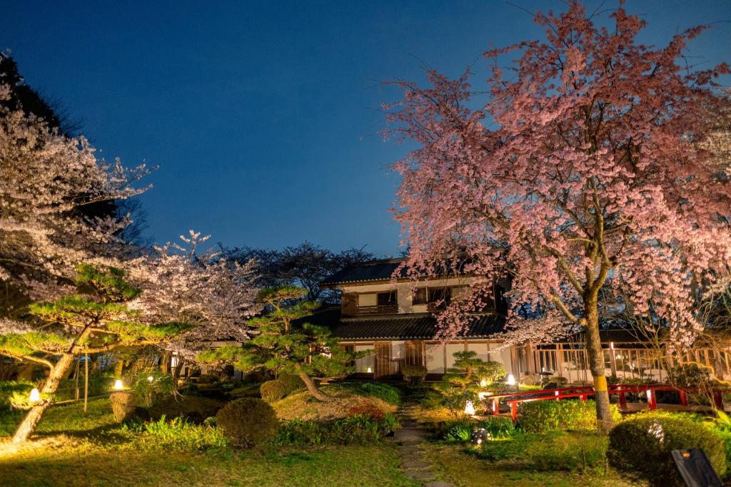 Oukai Villa Izumi Garden Cherry Blossoms