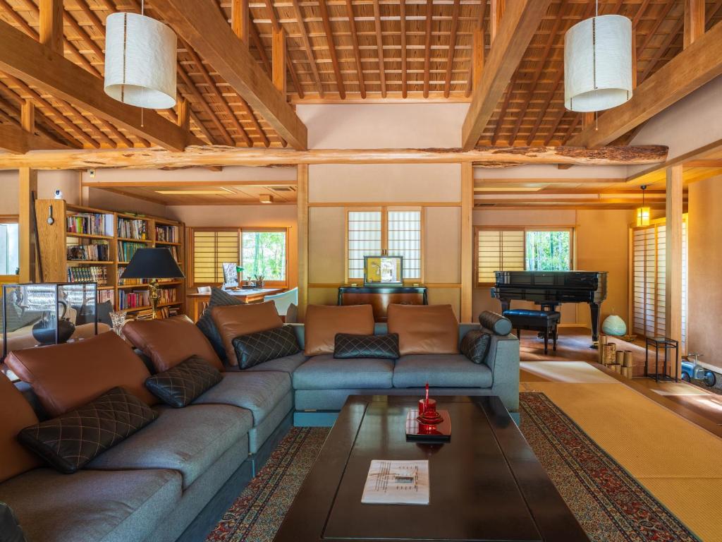 Oukai Villa Izumi Living Room