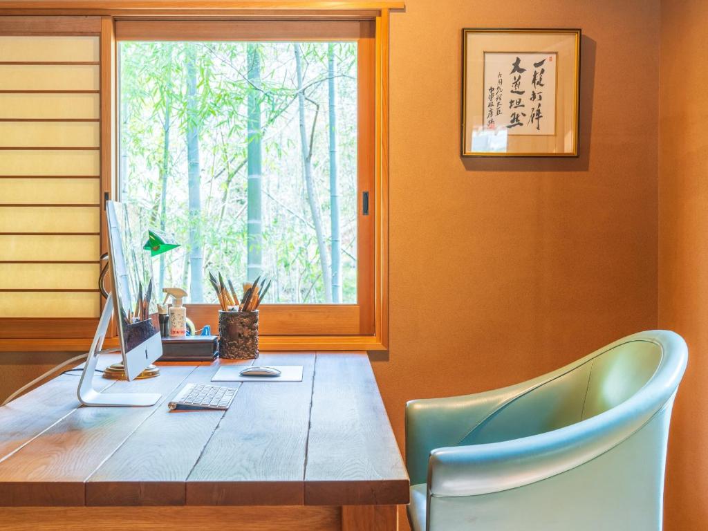 Oukei Villa Izumi Desk Area