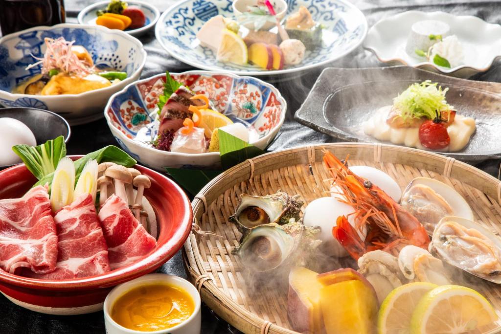 Ryokan Kunisakisou Kaiseki Meal