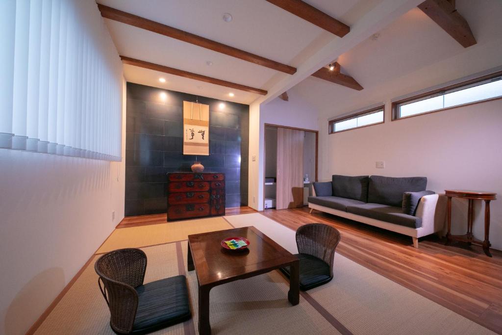 Ryokan Kunisakisou Modern Tatami Room