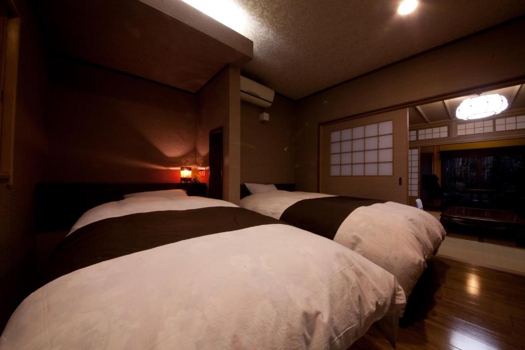 Ryokan Sennari Bedroom Sliding Doors
